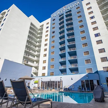 2100 Sqft Penthouse Suite W/ Strip Views! Pool Gym